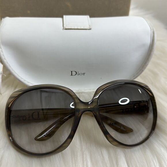 ?Authentic Dior  Sunglasses with Case? main image 9